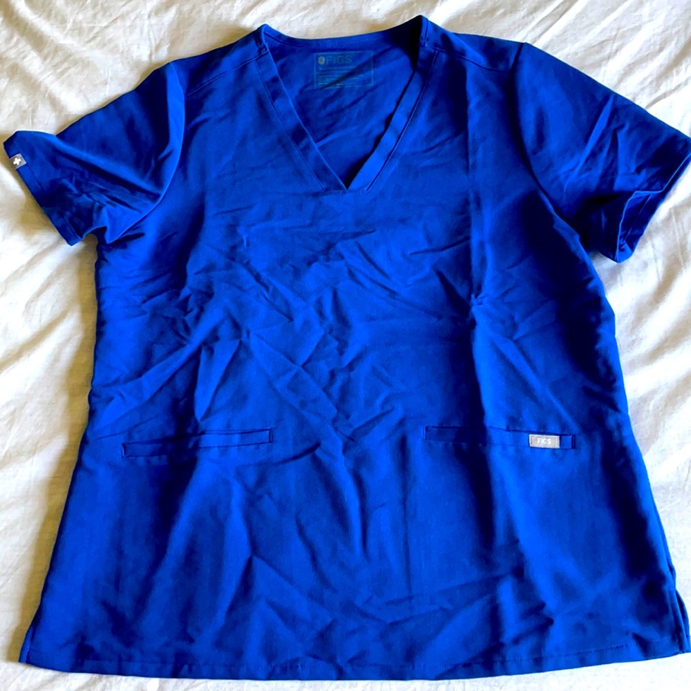 Figs Large Winning Blue 3-pocket Casma top